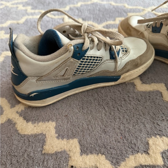 Jordan 4 Retro Kids Sneakers - White and Blue Nike - Picture 4 of 4